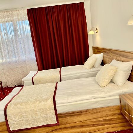 Rioro Hotel Myrhorod Eksteriør billede