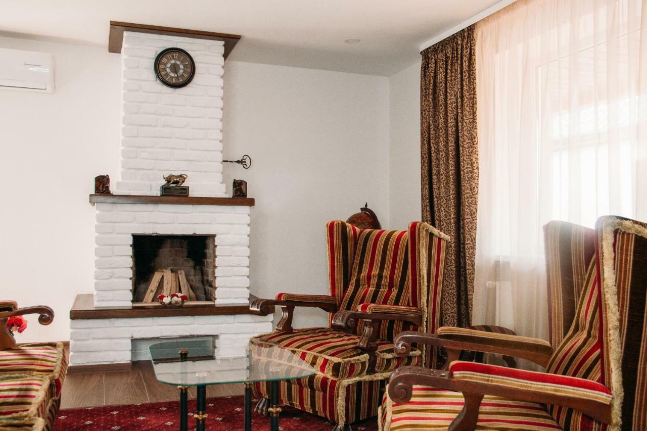 Rioro Hotel Myrhorod Eksteriør billede
